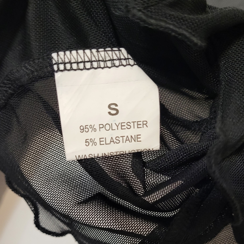 Avanova Women's NWOT Black Sheer Mesh Long Sleeve Crop Top Size Small - Picture 3 of 10